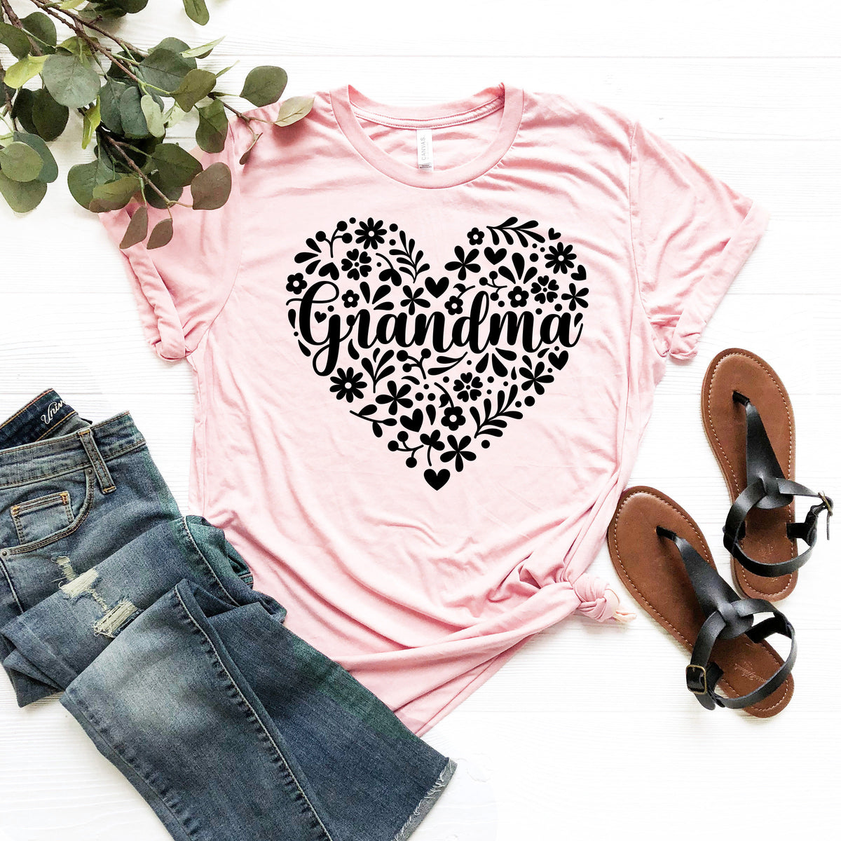 Grandma Flower Heart T-Shirt: Gift for Nana