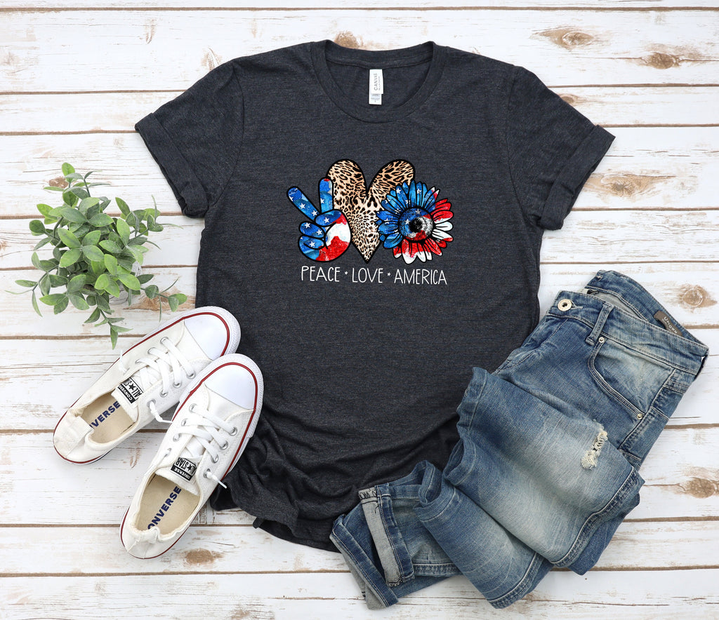USA Flag Leopard Heart T-Shirt: Retro 4th July American Pride