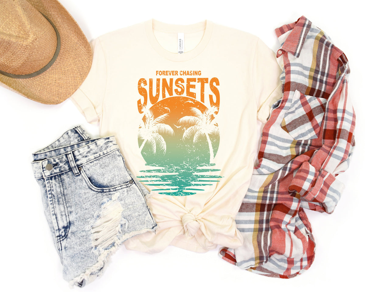 Retro Sunset Rays Tee: Vintage Beachy Vibes Shirt
