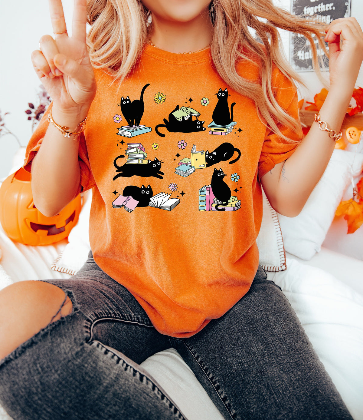 Cats Reading Books Sweatshirt - Cat Lover Gift