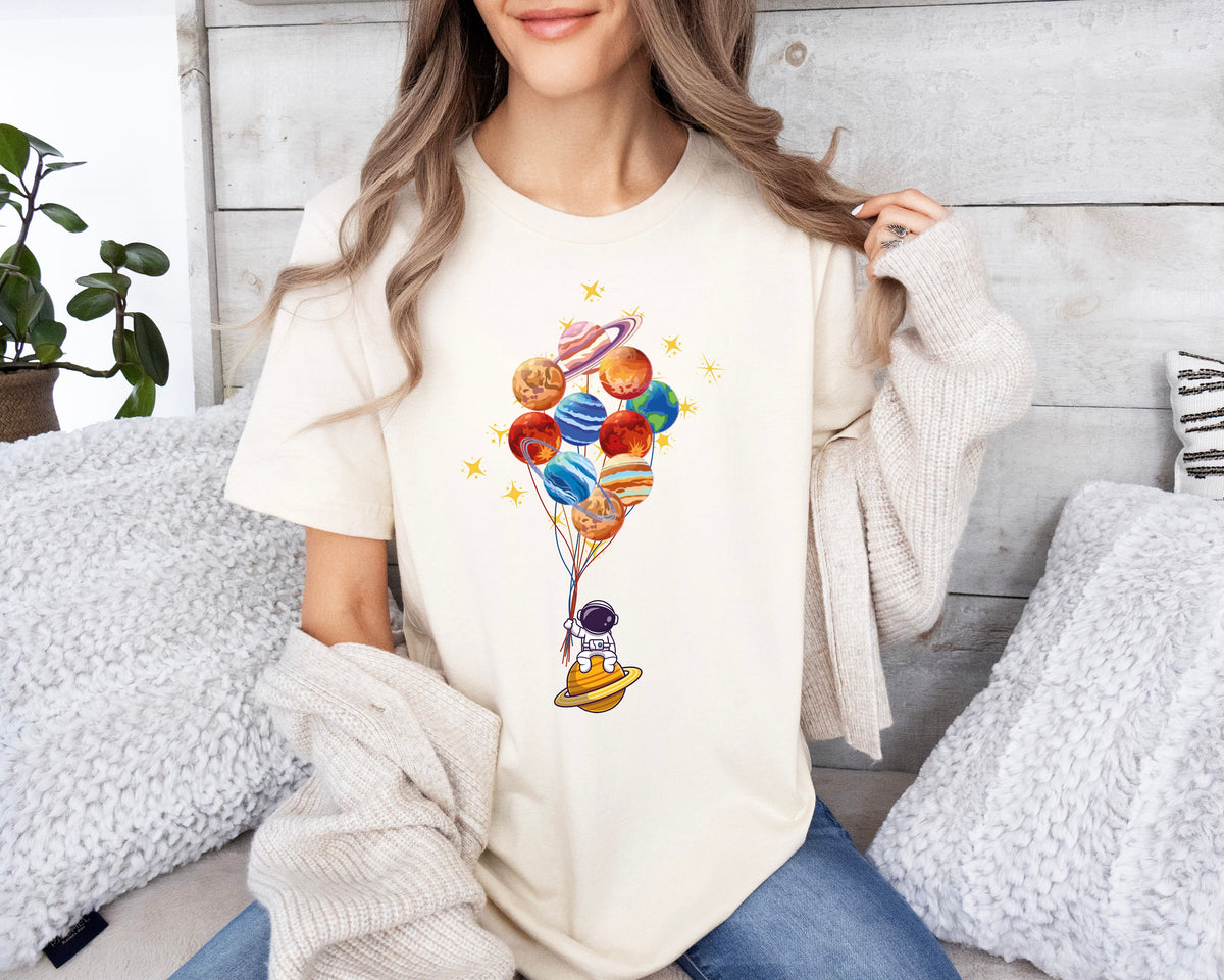 Pregnant Astronaut Shirt: Planet Balloons, Space Mommy Tee
